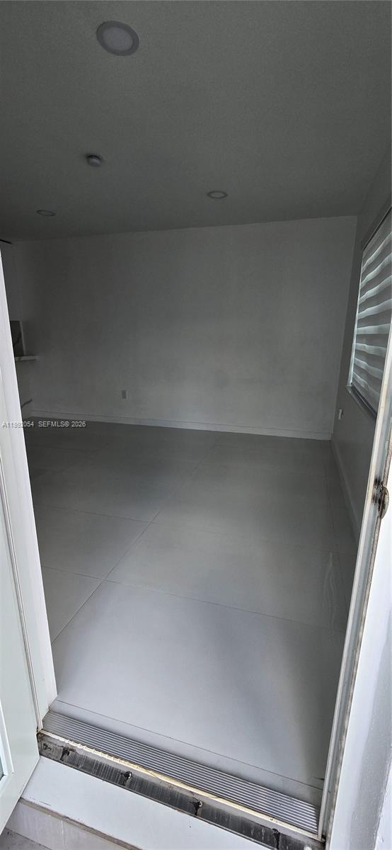 Foto del edificio - 1284 W 38th Pl