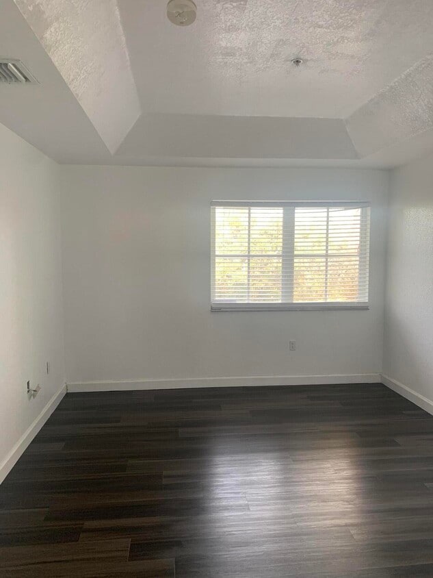 Foto del edificio - 2127 Shoma Dr