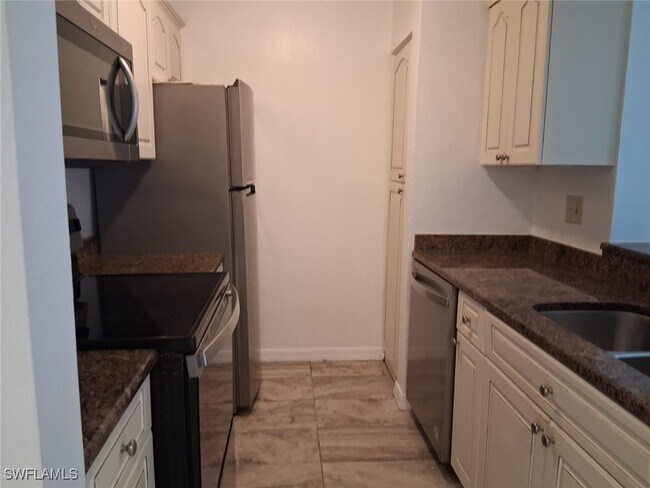 Building Photo - 108 Santa Clara Dr
