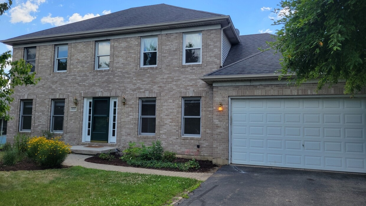 Primary Photo - 630 Maple Ct