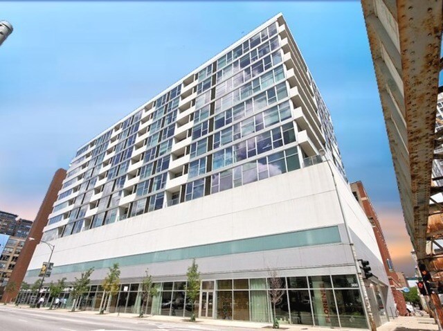 Foto principal - 630 N Franklin St