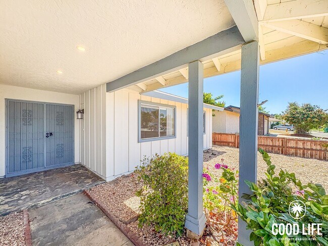 Building Photo - Spacious 3BD/2BA Home in Oceanside with Large Backyard, W/D & Attached 2-Car Garage
