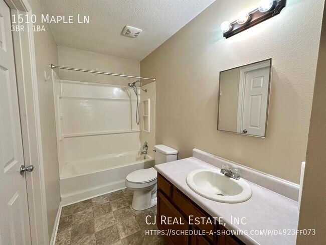 Building Photo - 1510 Maple Ln