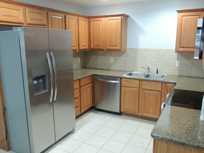 Building Photo - 649 Rilynn Ave