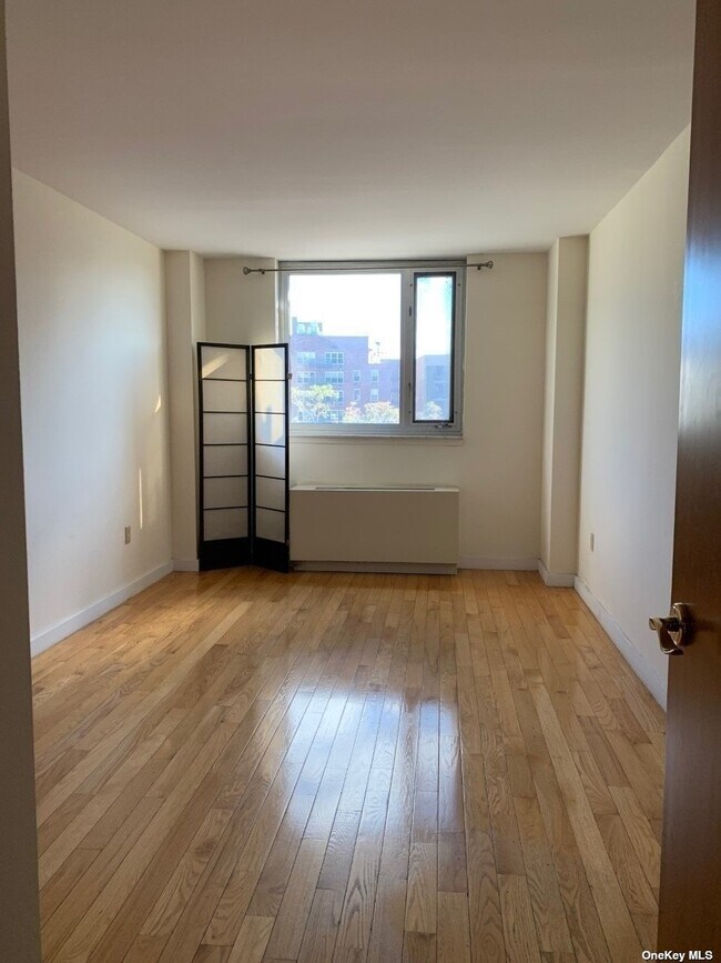 Foto del edificio - 133-38 Sanford Ave