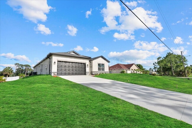 Foto del edificio - 1486 Ardisia St