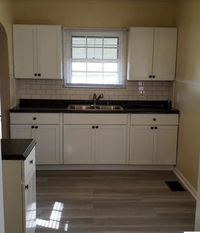 Foto del edificio - Newly Renovated 2 bed 1 bath Cottage Close...