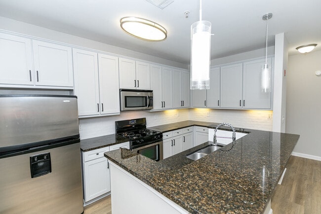Building Photo - The Reserve at Johns Creek Walk