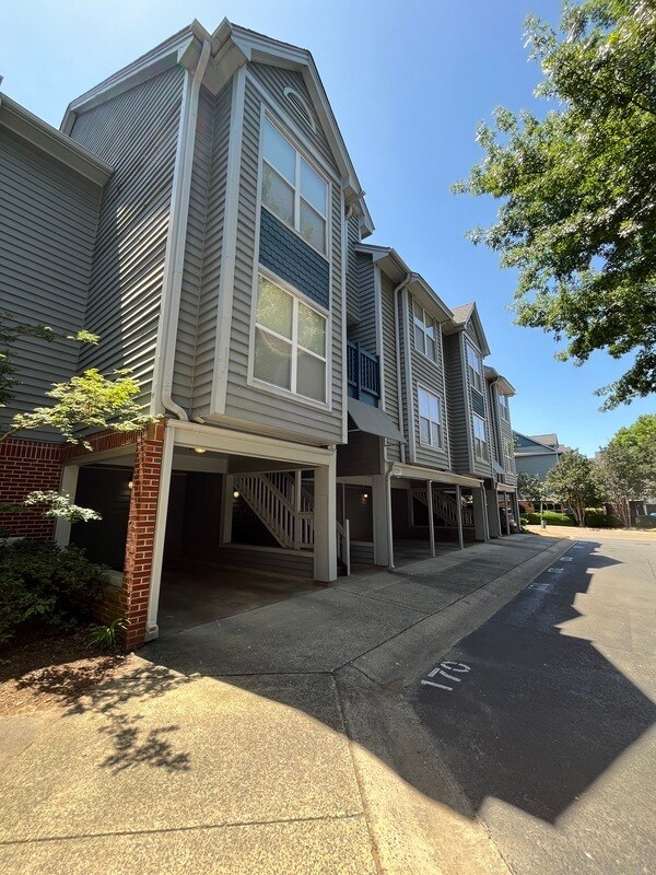 Photo - 529 N Graham St Apartment