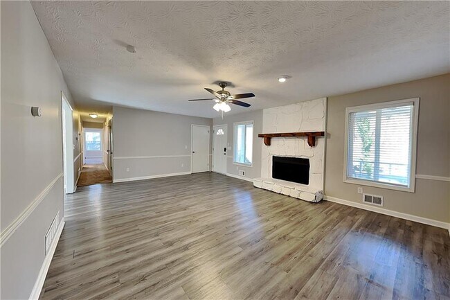 Foto del edificio - 208 Emerald Cove Ln