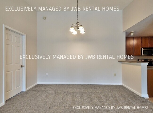 Foto del edificio - 7035 Deer Lodge Cir