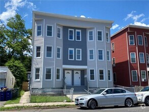 Building Photo - 222 Maplewood Ave