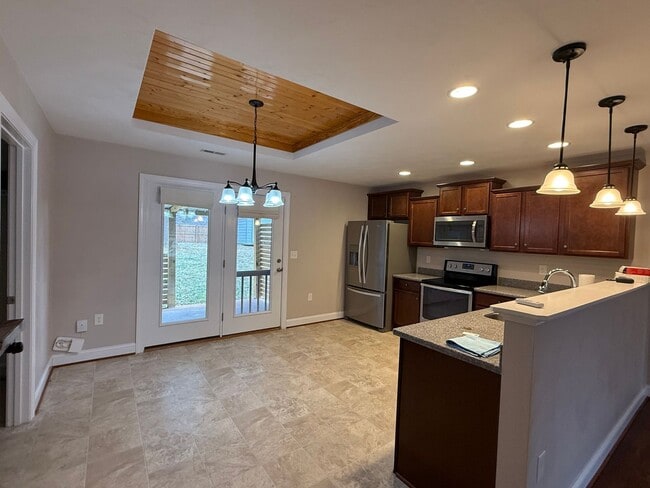 Building Photo - One Level 3 Bedroom 2 Bath Home in Hollins Area