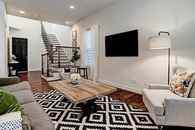 Building Photo - 8808 Hollister Pine Ct