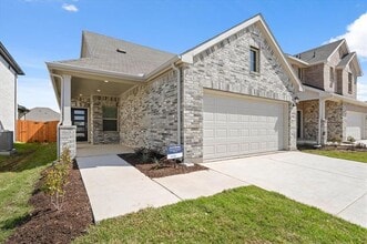 Building Photo - 600 Ezra Ln