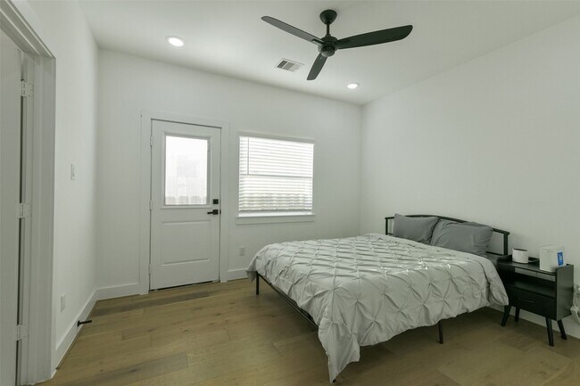 Foto del edificio - 316 Thornton Rd