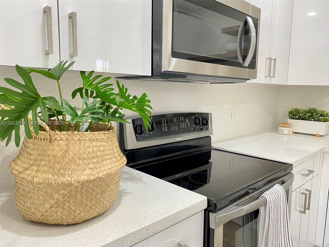 Foto principal - 2436 NW 49th Terrace