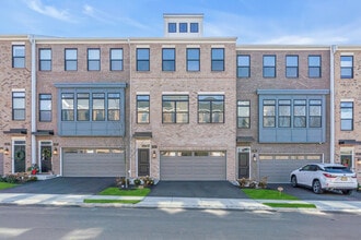 Building Photo - 6 Augustus Dr