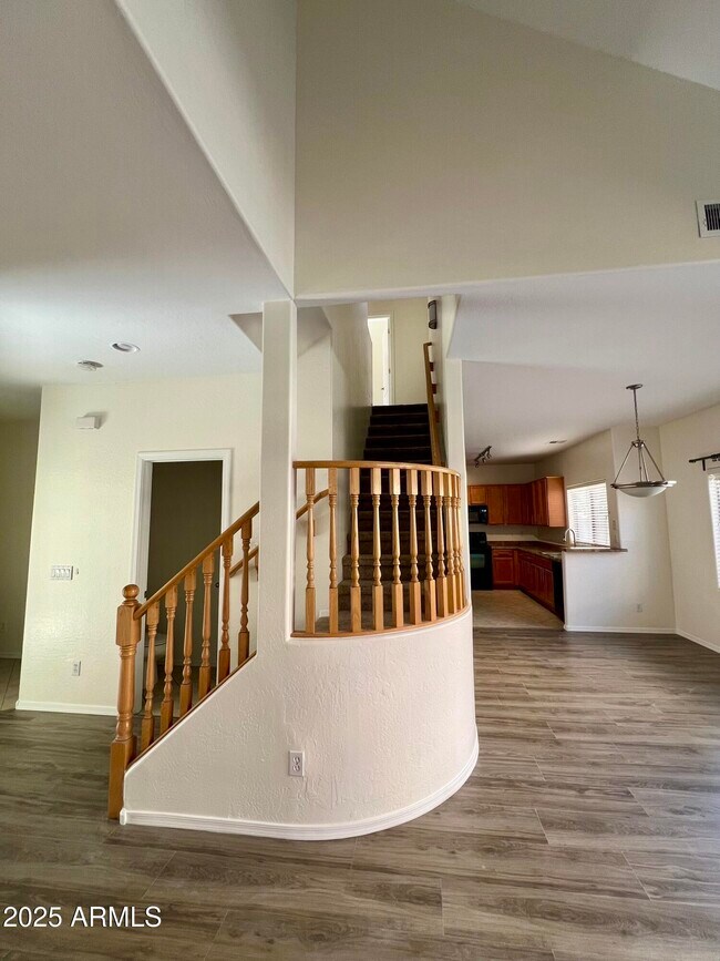 Foto del edificio - 1015 S Val Vista Dr