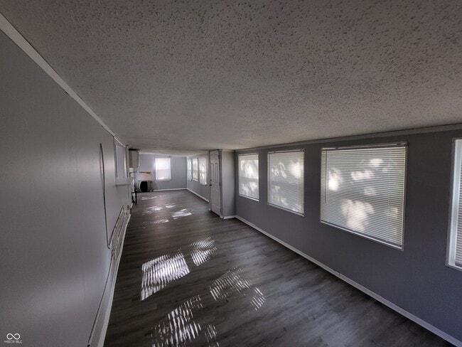 Foto del edificio - 4113 Diller Dr