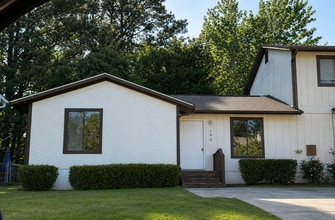 Building Photo - 106 Brenda Dr