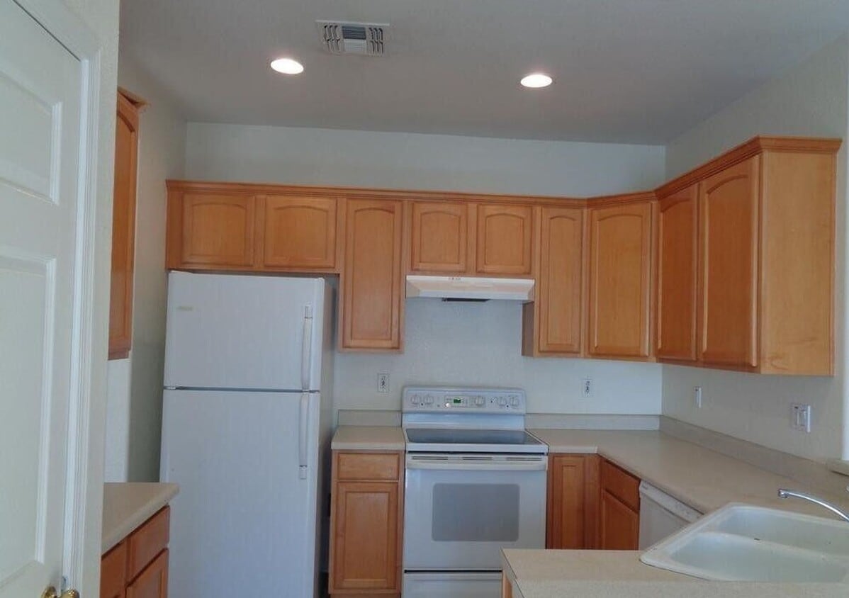 Foto del edificio - Rental in Coldwater Springs, 4 bed 2 bath