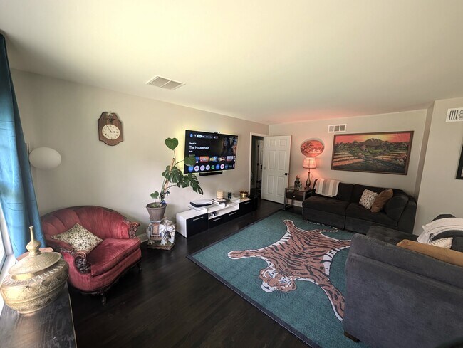 Foto del edificio - 5259 Sequoia Ave