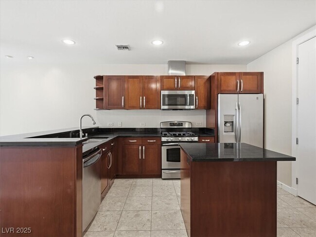 Foto del edificio - 4575 Dean Martin Dr