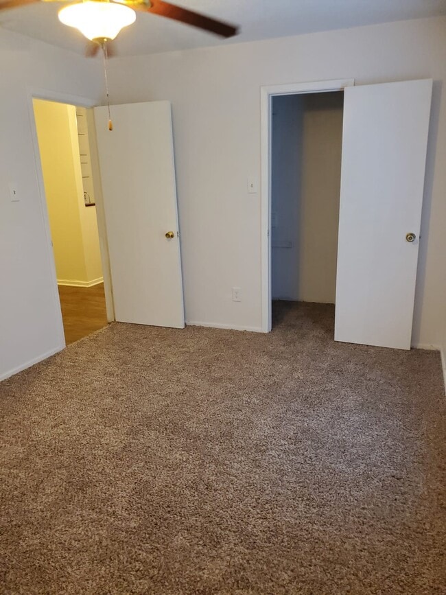 Building Photo - 15706 Castorglen Dr