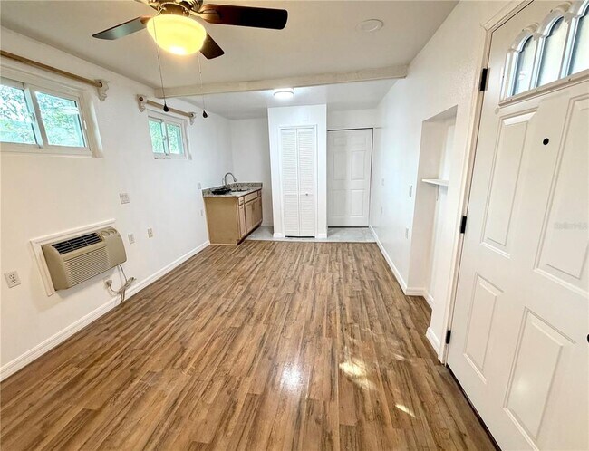 Building Photo - 6310 Lake Underhill Rd