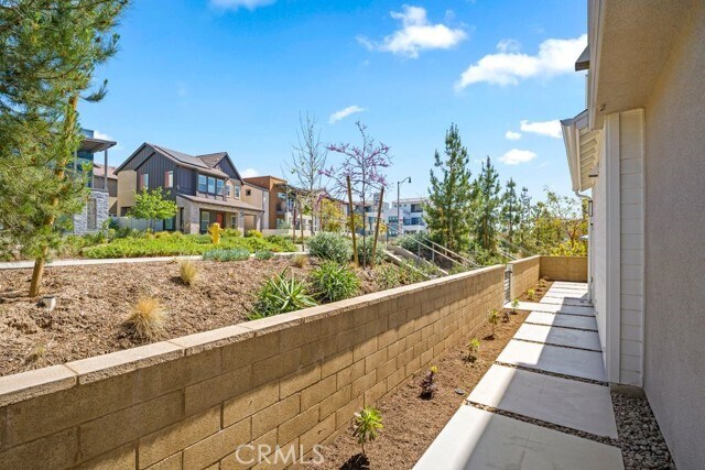 Building Photo - 430 Lobata