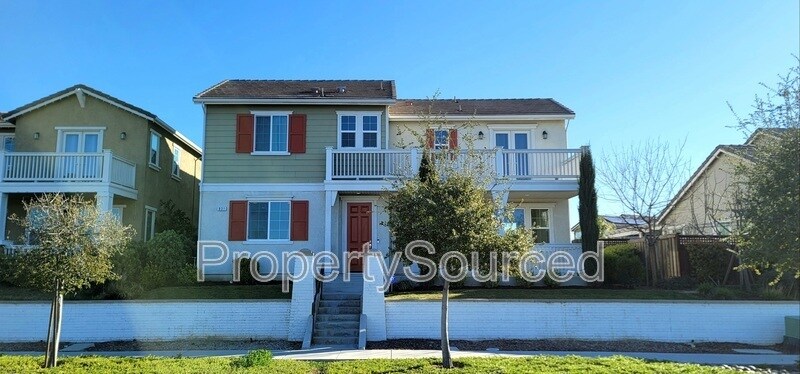 Foto principal - 831 Lakeside Dr
