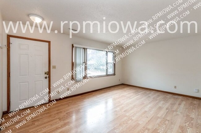 Building Photo - 209 Todd Cir