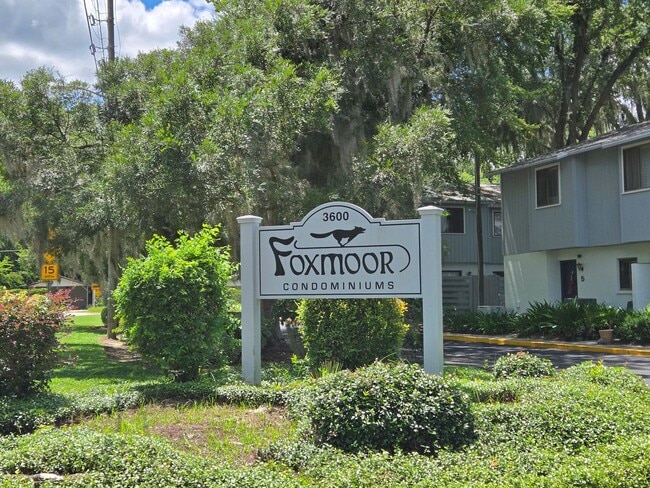 Building Photo - 2/1.5 in Foxmoor!