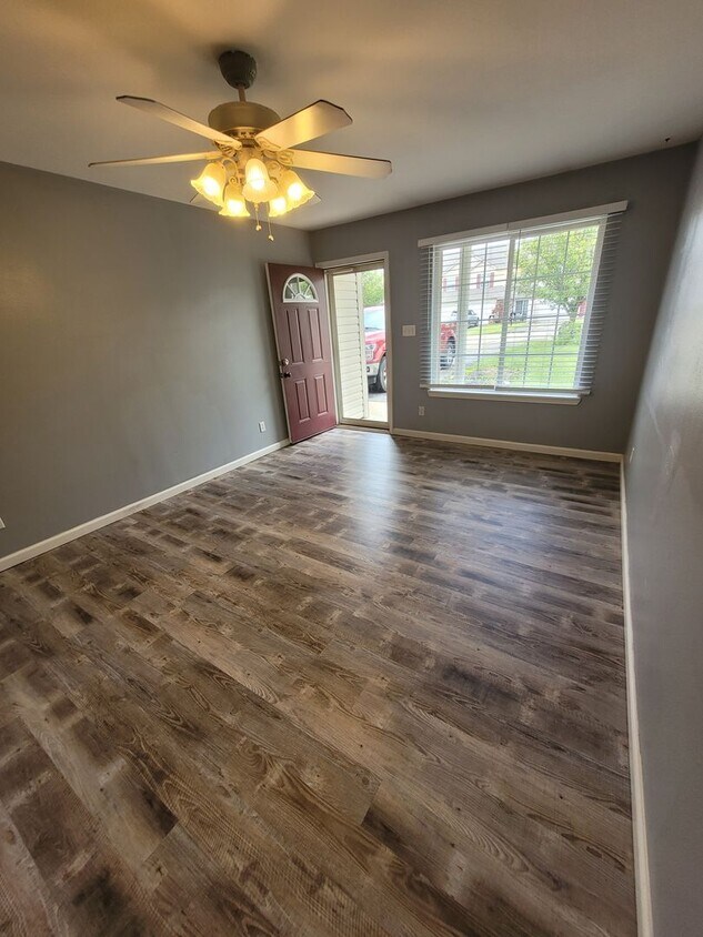 Foto principal - 404 Shade Tree Lane