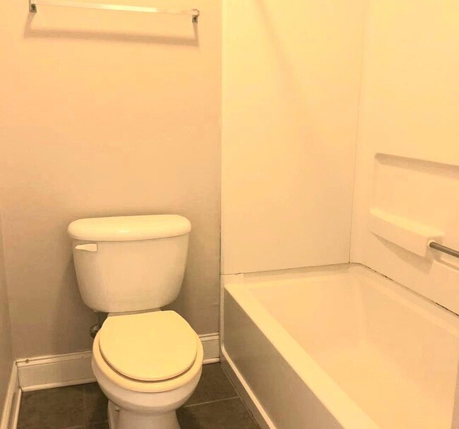 Building Photo - 900 Dean Lee Dr