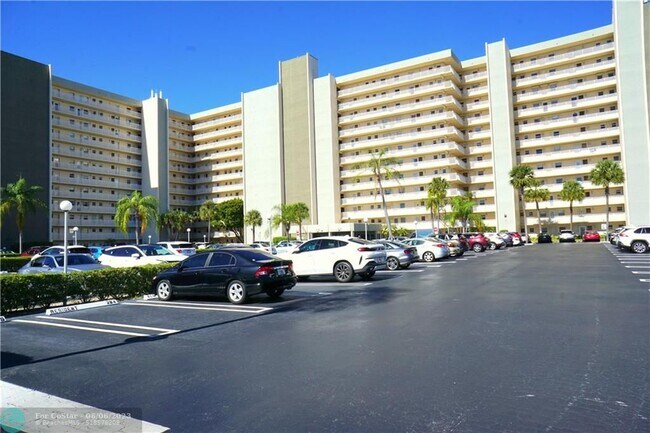 Building Photo - 801 S Federal Hwy