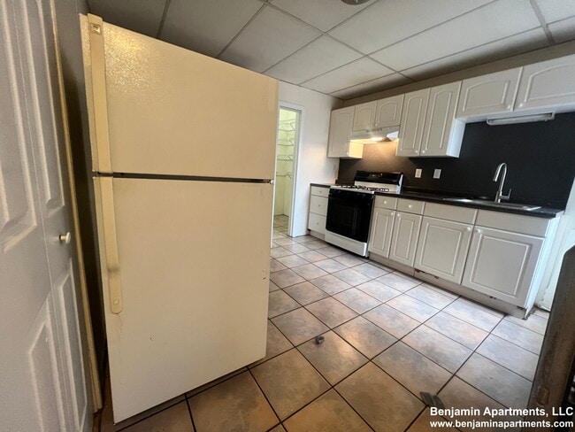 Building Photo - 433 Cambridge St