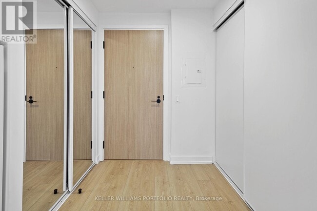 Building Photo - 35 Parliament St