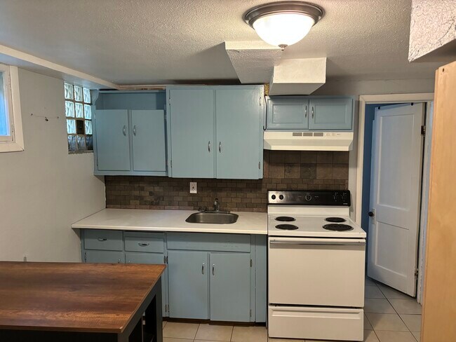 kitchen - 1832 S Williams St