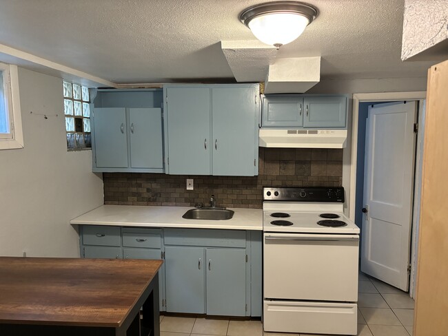 kitchen - 1832 S Williams St