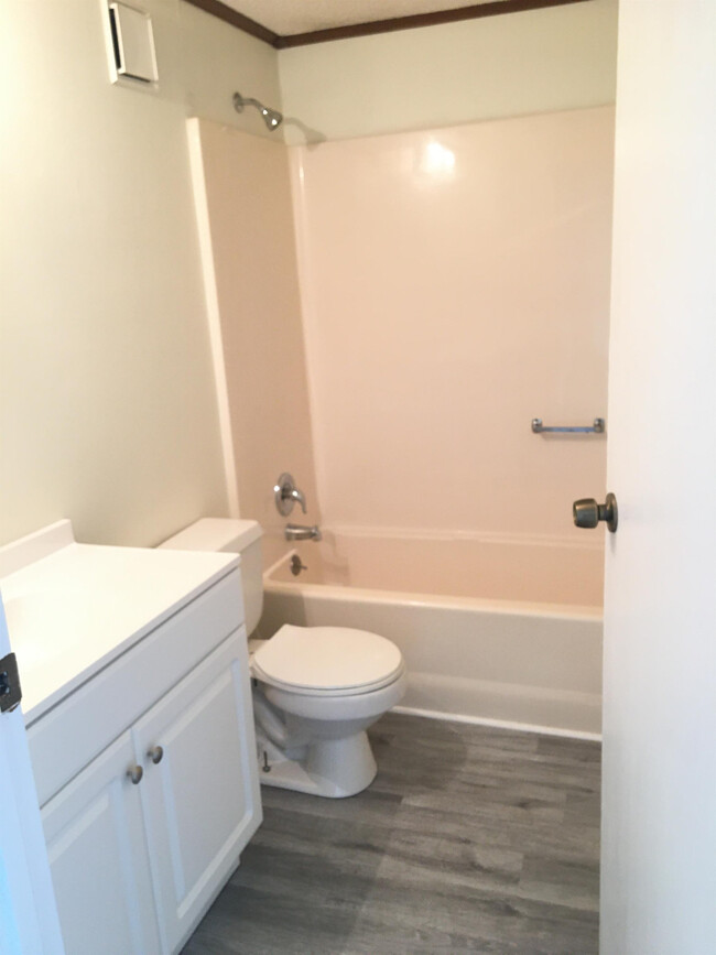 Building Photo - 15116 Pine Meadows Dr