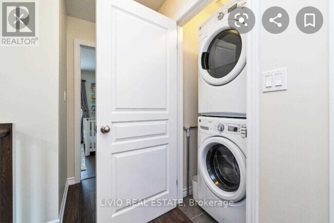 Photo du bâtiment - 204 Couling Crescent