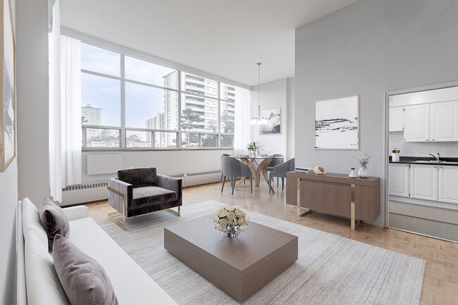 Photo du bâtiment - 4383 Bathurst Street