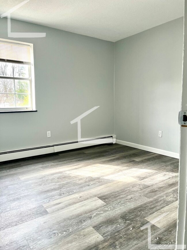 Building Photo - One Bed plus Office with Parking + HHW
