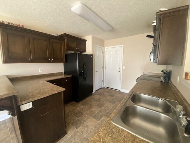 Building Photo - 37 Mancy Garrason Loop
