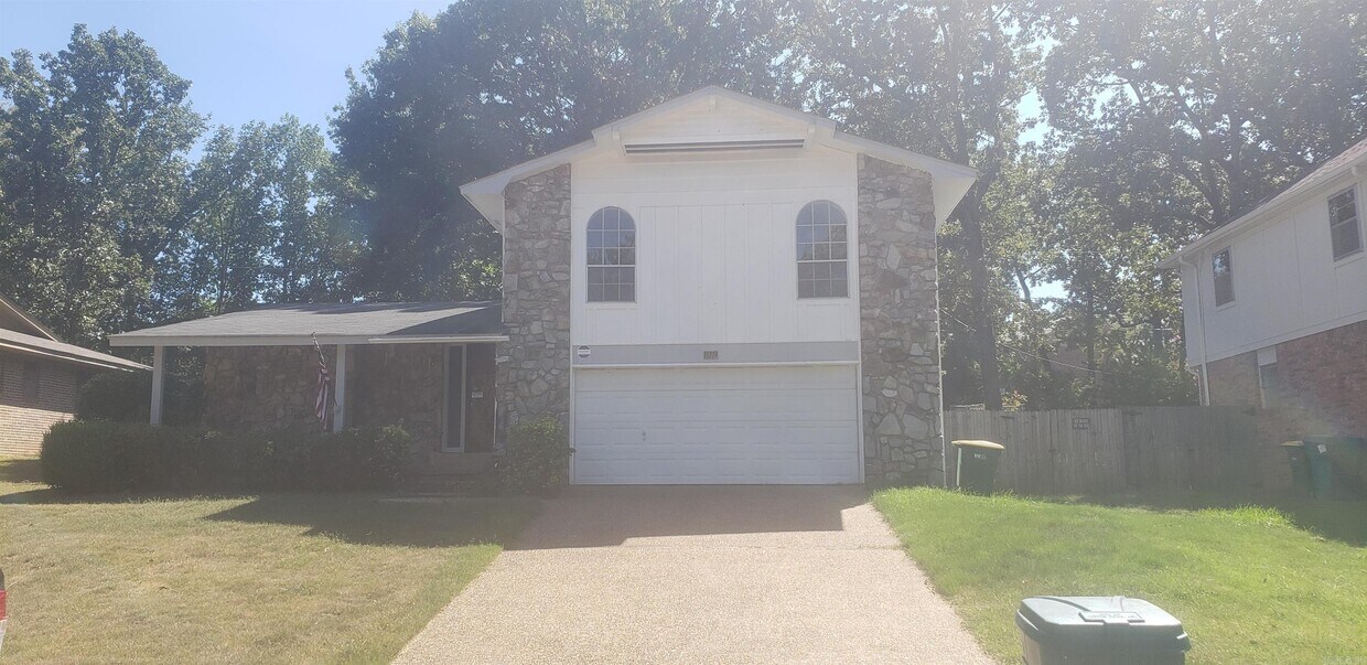 Foto principal - 11319 Ethan Allen Dr