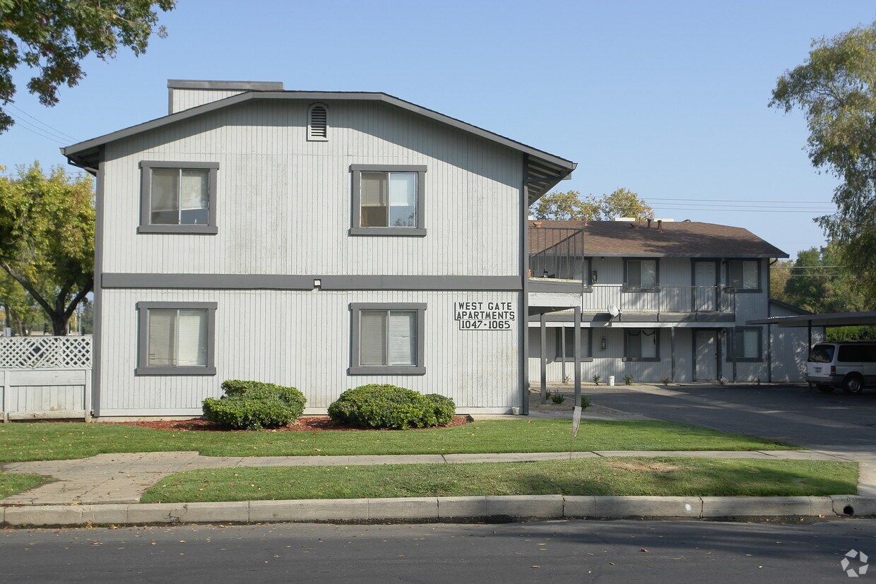 Primary Photo - 1047-1065 W 19th St