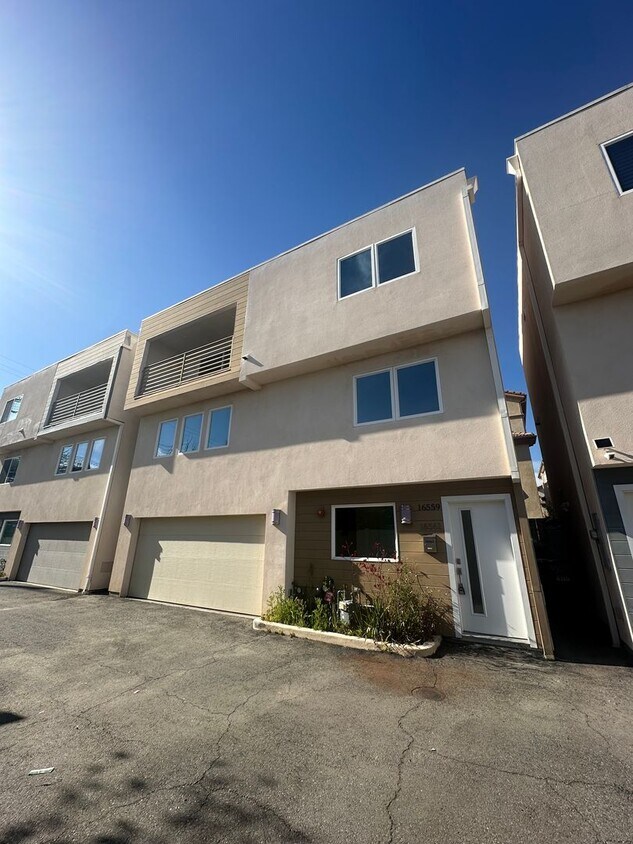 Foto principal - Chic & Private Ground-Level Studio | Priva...