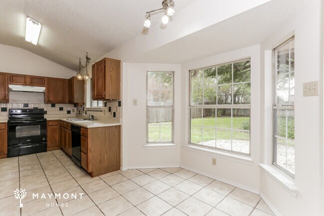 Building Photo - 2333 Cromwell Dr